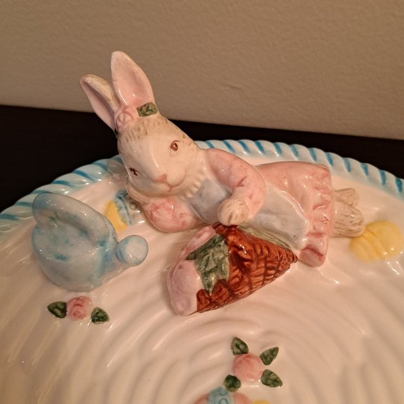 1994 OMNIBUS BY FITZ AND FLOYD GIRL RABBIT ROUND EASTER PORCELAIN PLATE TRAY - Picture 2 of 5
